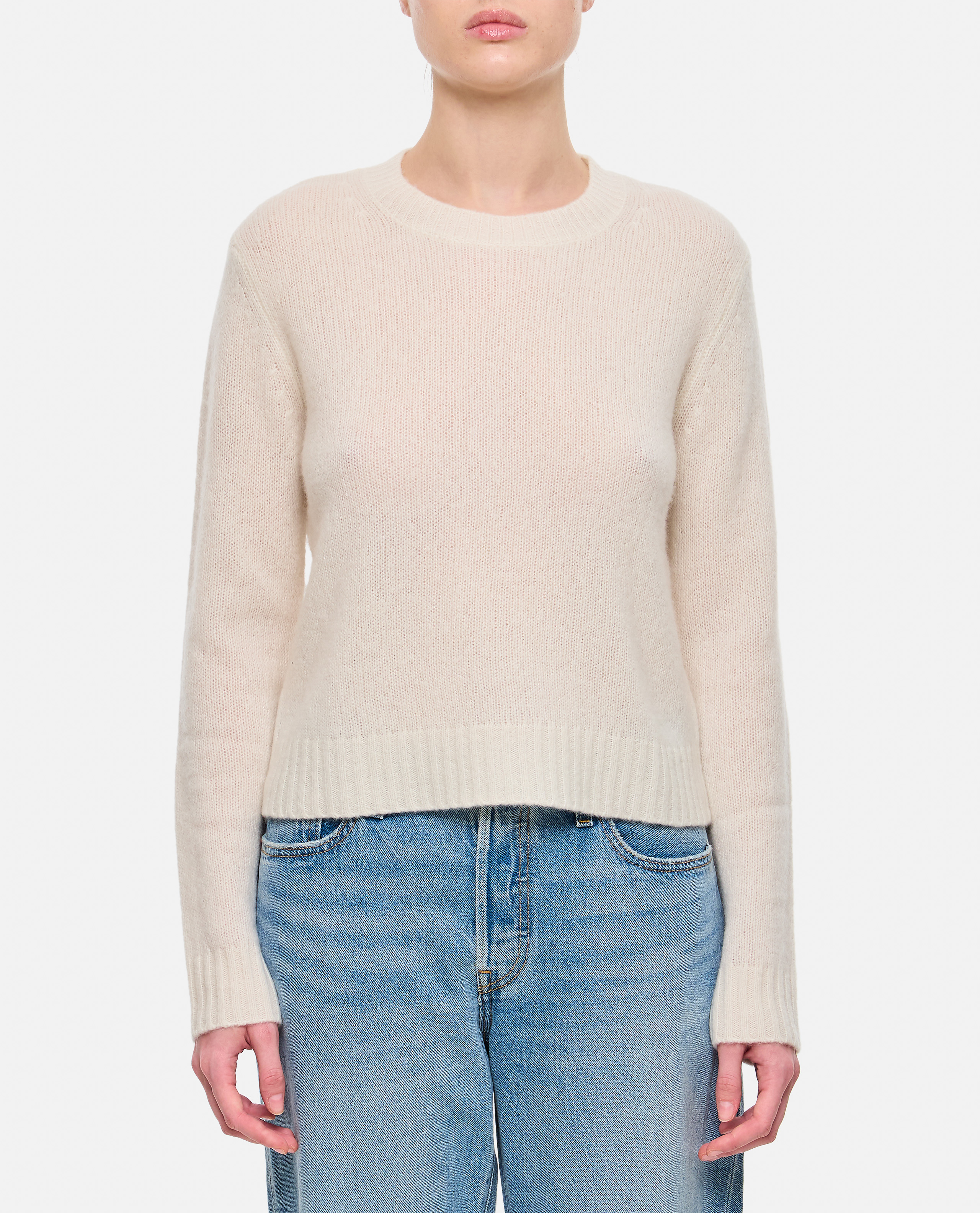KNITWEAR